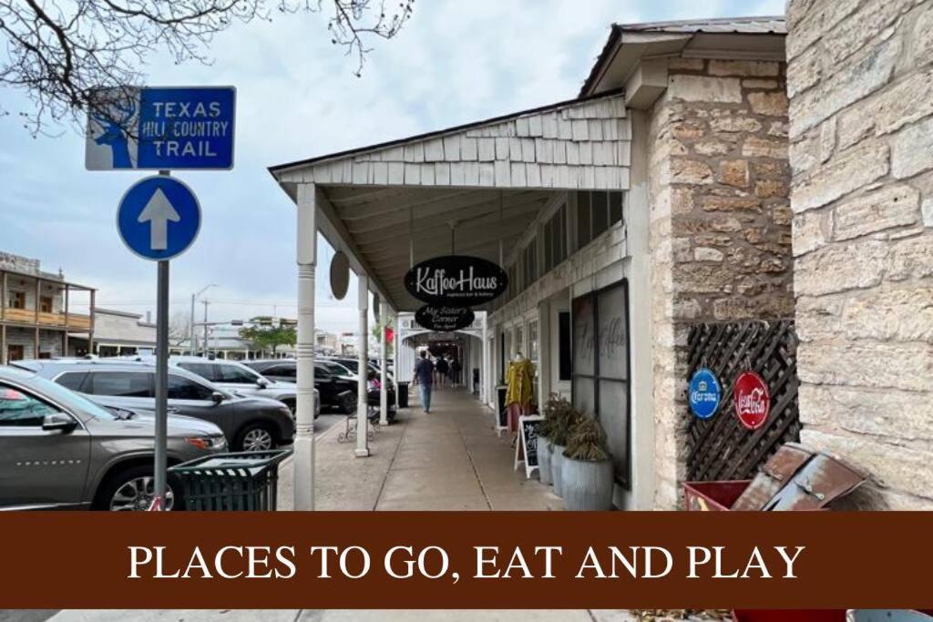 Pet Friendly! Hot Tub, 2Mins From Main, Fire Pit Villa Fredericksburg Exterior photo